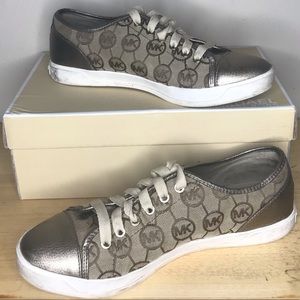Brown Michel Kors shoes!!